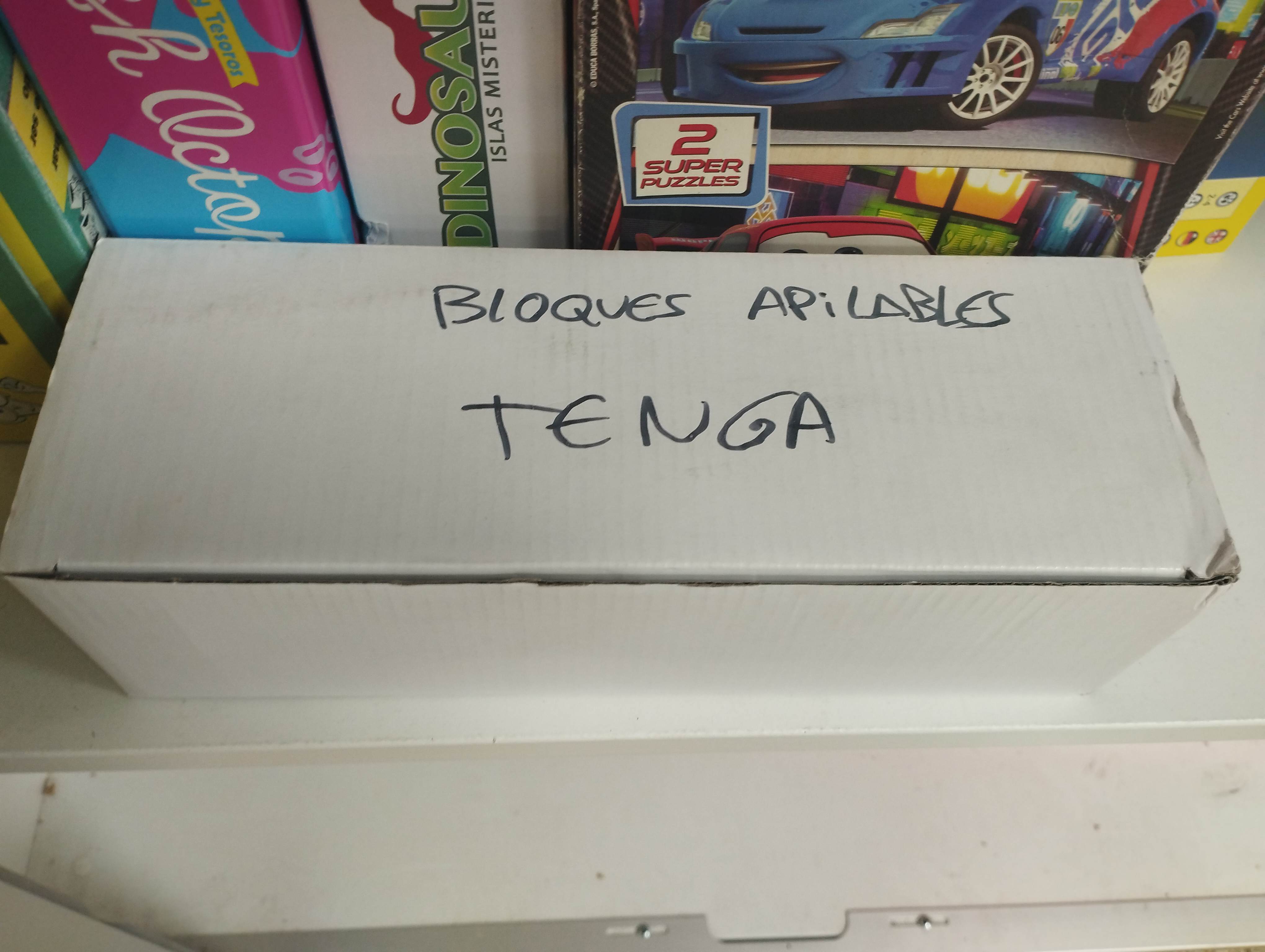 Bloques apilables de madera Tenga
